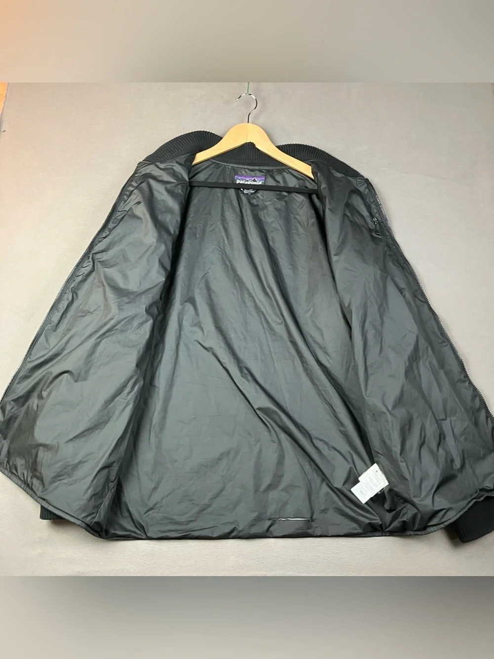 Patagonia Men’s Size L Black Quilted Bomber Piffer Jacket Full Zip